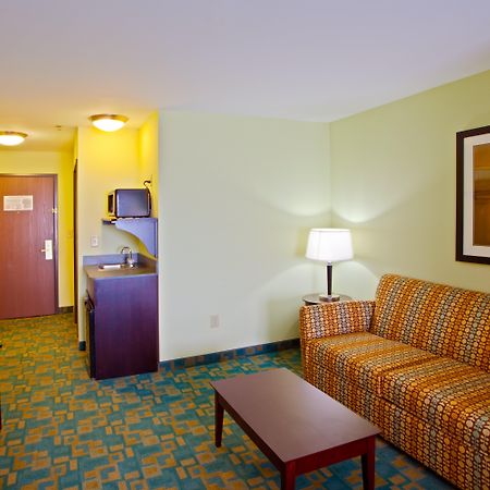 Holiday Inn Express Hotel & Suites Thornburg-S. Fredericksburg By Ihg Esterno foto