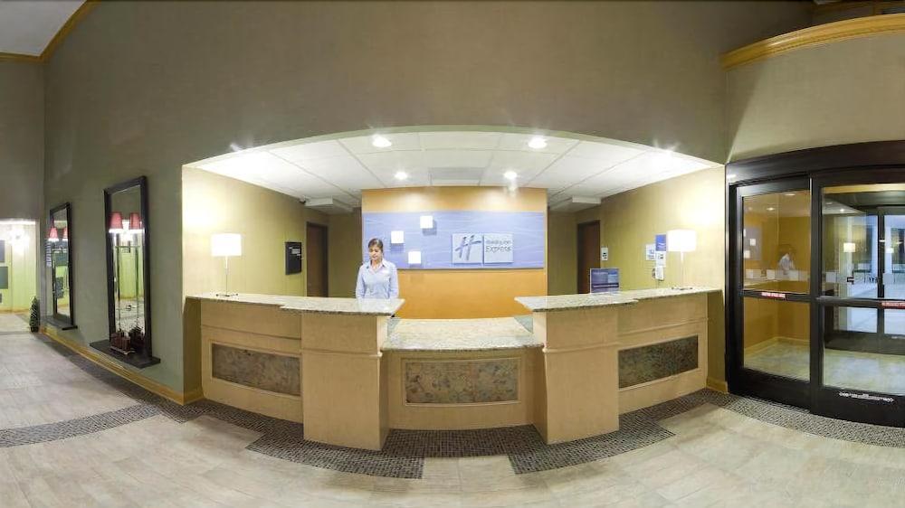 Holiday Inn Express Hotel & Suites Thornburg-S. Fredericksburg By Ihg Esterno foto
