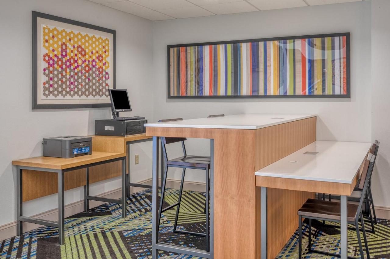 Holiday Inn Express Hotel & Suites Thornburg-S. Fredericksburg, An Ihg Hotel Esterno foto